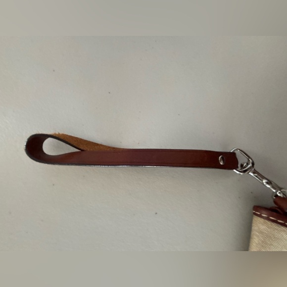 VINTAGE Dooney & Bourke | classic D&B logo wristlet. - Picture 3 of 12